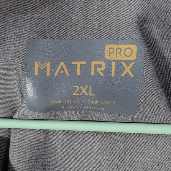 Matix | Pro Dark Gray Short Sleeve V-Neck Scrubs With Pockets Size XXL - Picture 5 of 7